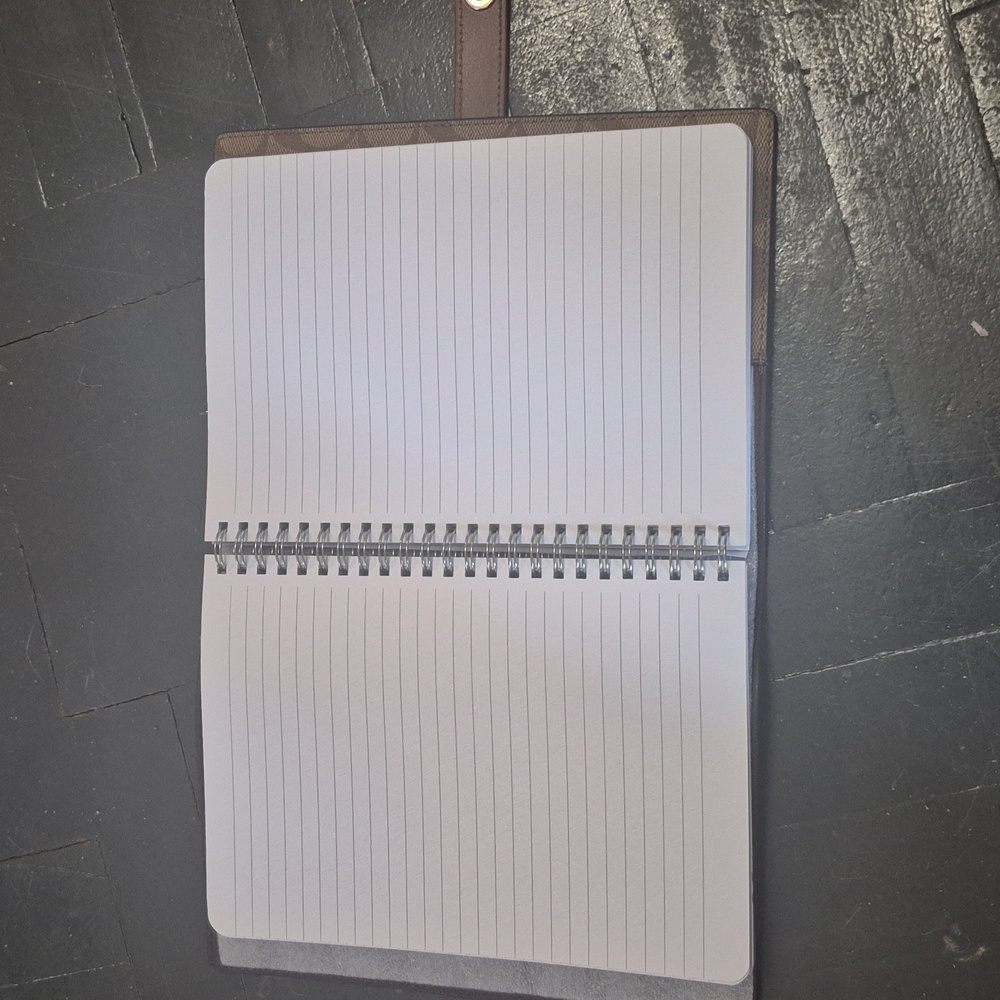 Coach Notebook - Picture 4 of 6